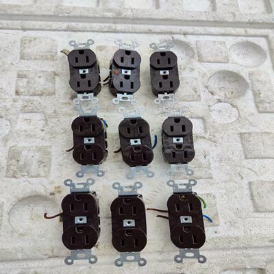 美国  HUBBELL  荷宝电木插座  BLACK 125