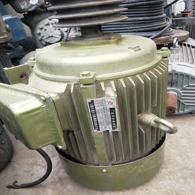 上海人民空压机上面的电机Y160M-4.11KW-4