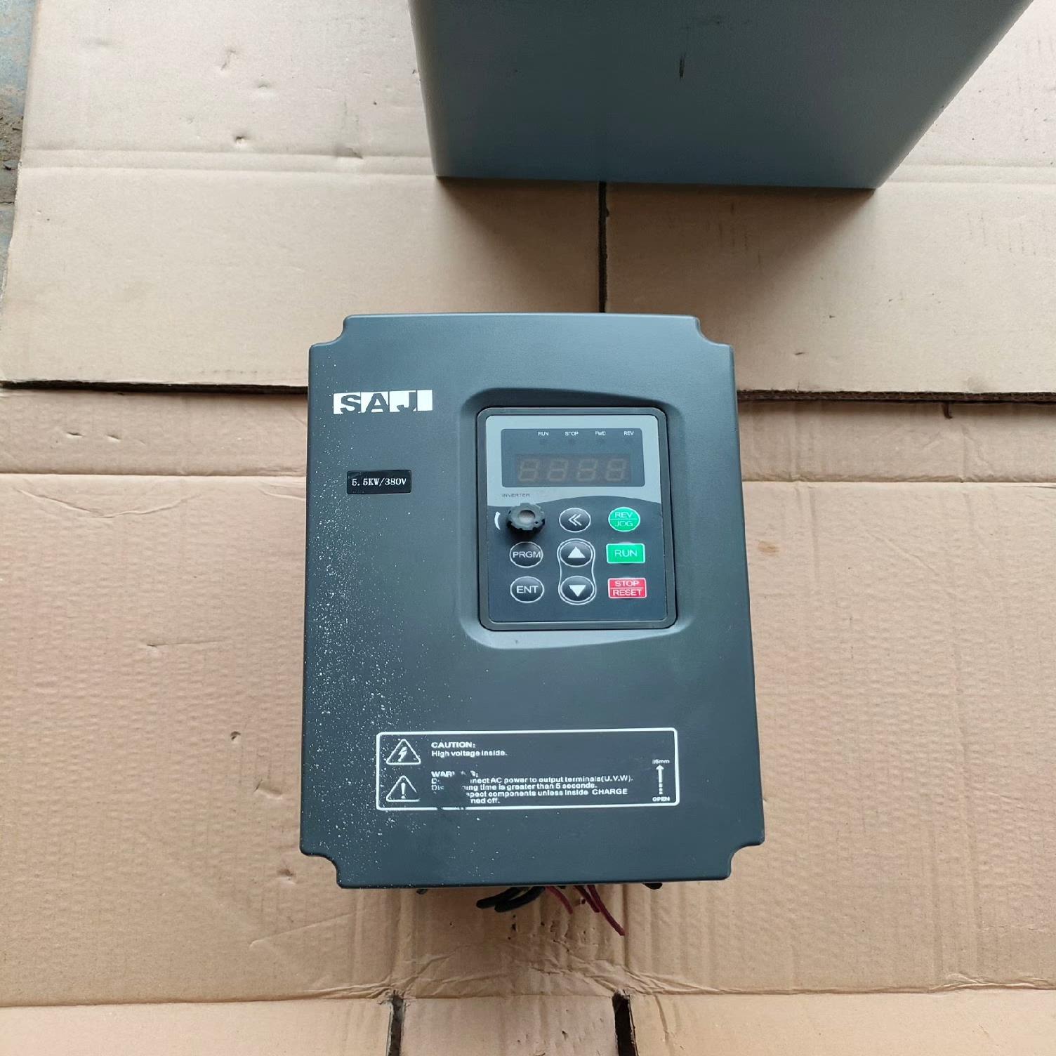 三晶 8000B-4T5R5GB/7R5PB  5.5/7.