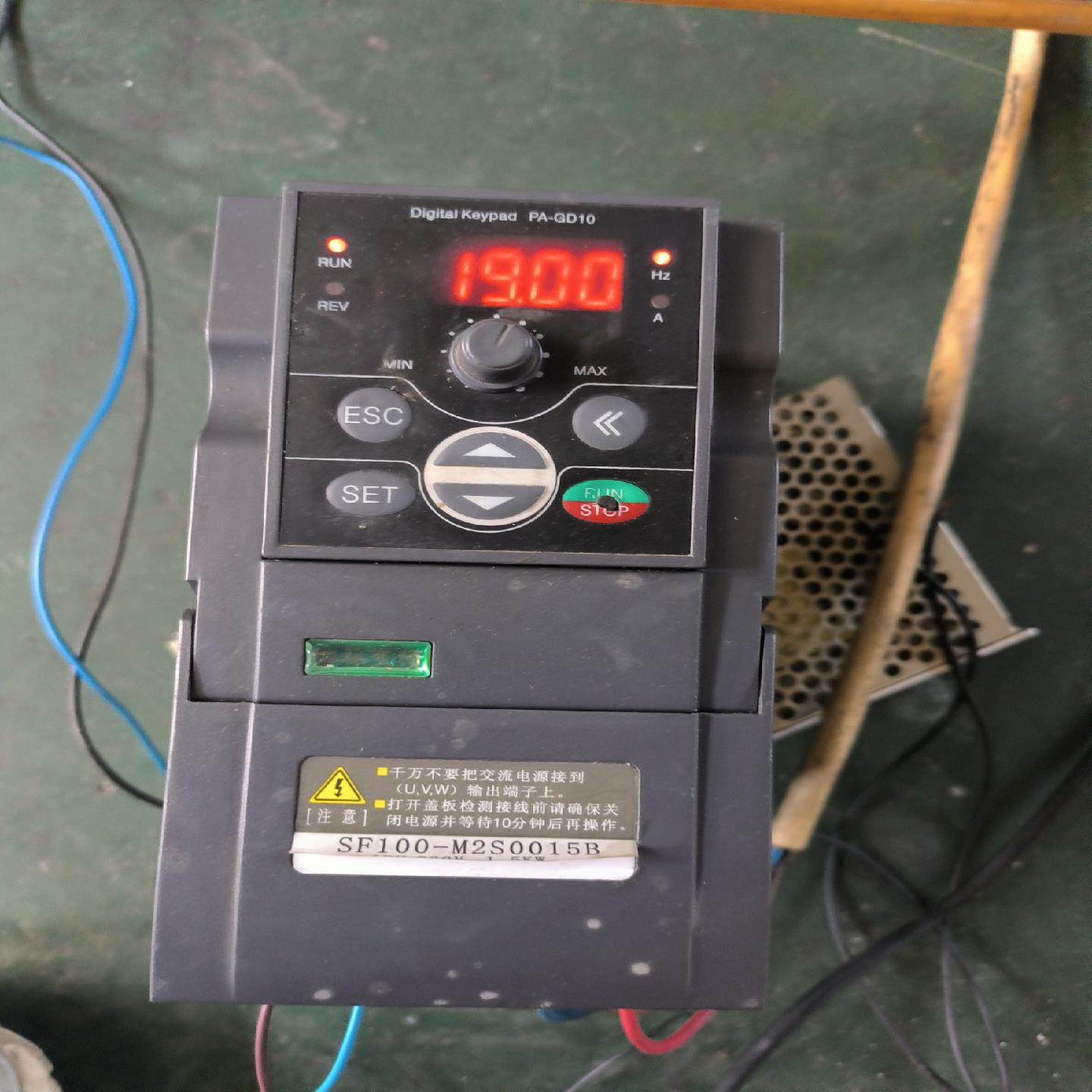 {莱茵电子商行}协林变频器SF100 M4T0015B    220V15