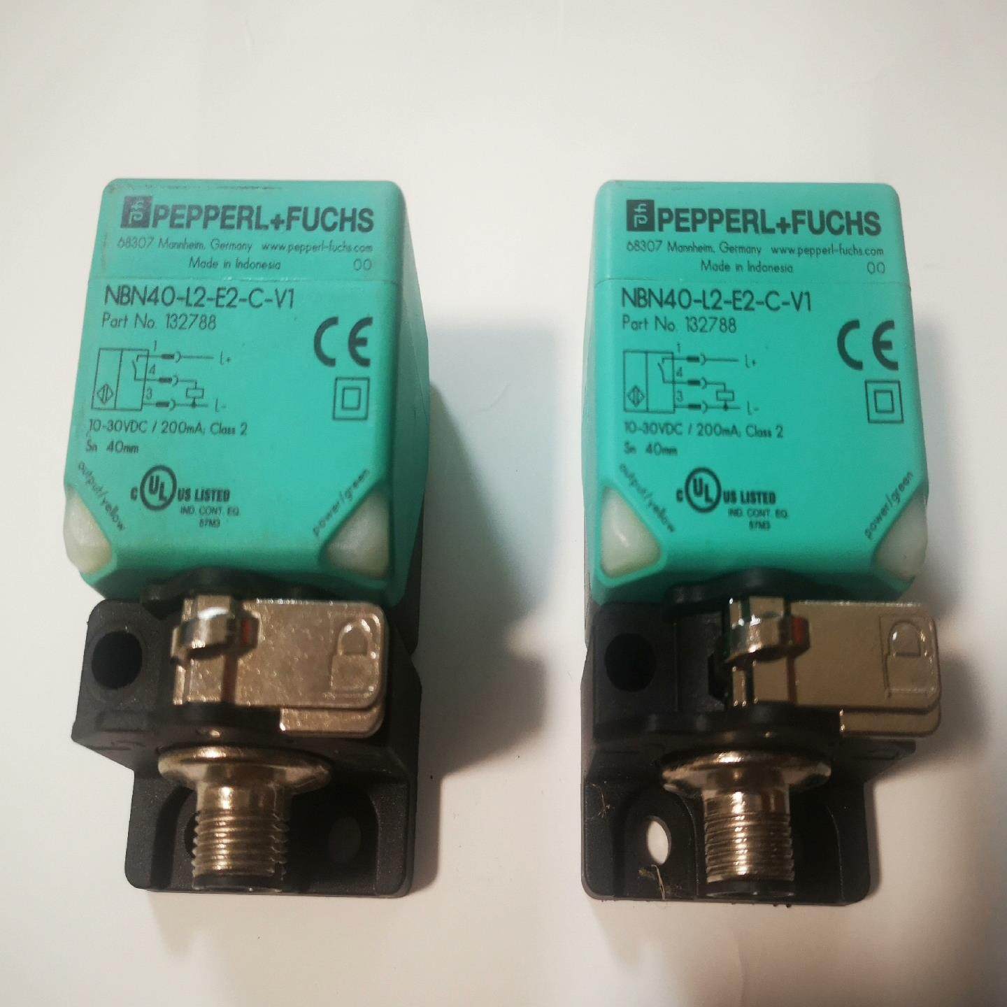 NBN40-L2-E2-C-V1倍加福感应开关2个如图防磁防