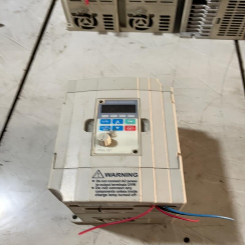 变频器1.5kw220v型号DR-600-1D5-2G原装拆