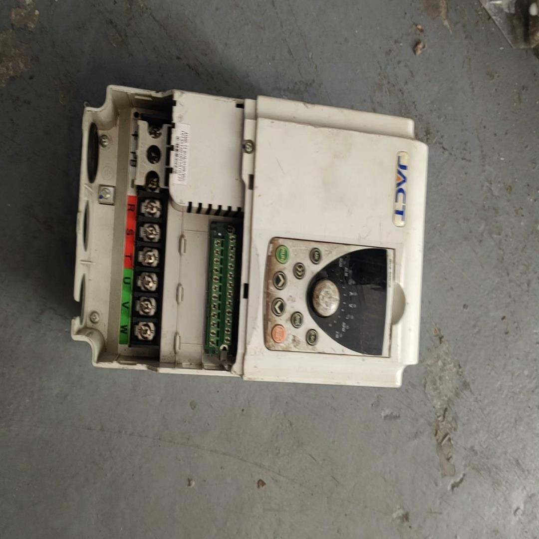 艾克特变频器AT500-T3011G  用。