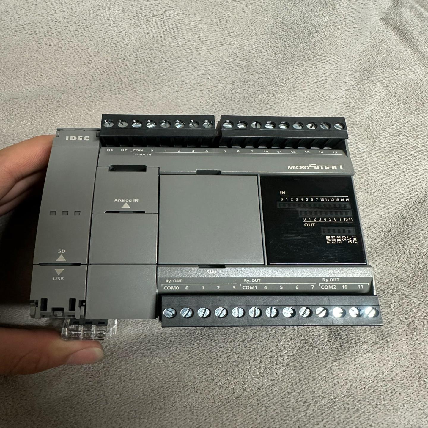 和泉FC6B-C24 可编程PLC 全新仅拆封 成色完美 实