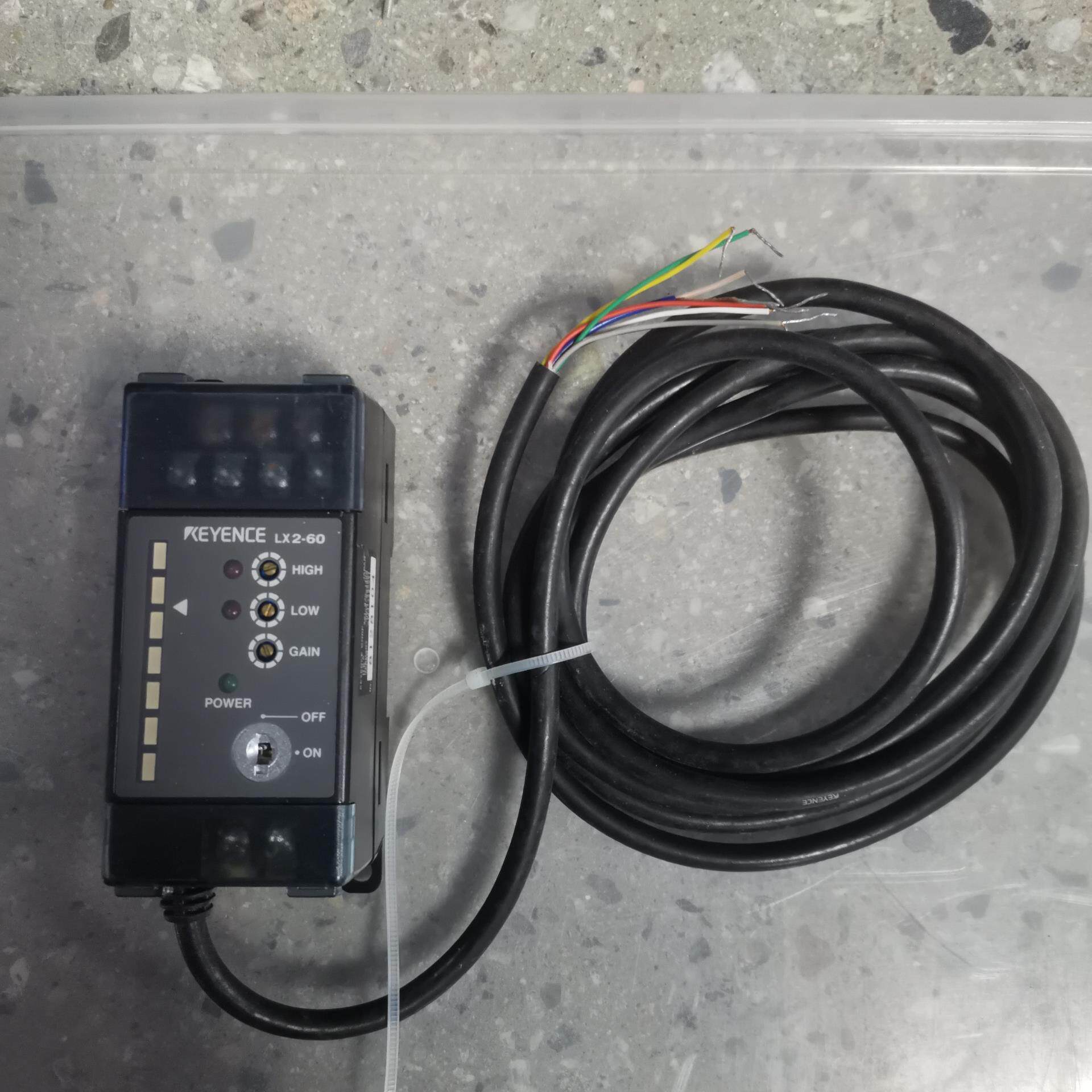 日本KEYENCE基恩士光纤放大器LX2-60 拆机实拍议价