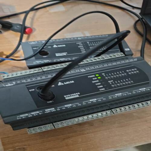 （设备配件）台达DVP40ES200R一台  DVP04AD一E2一台