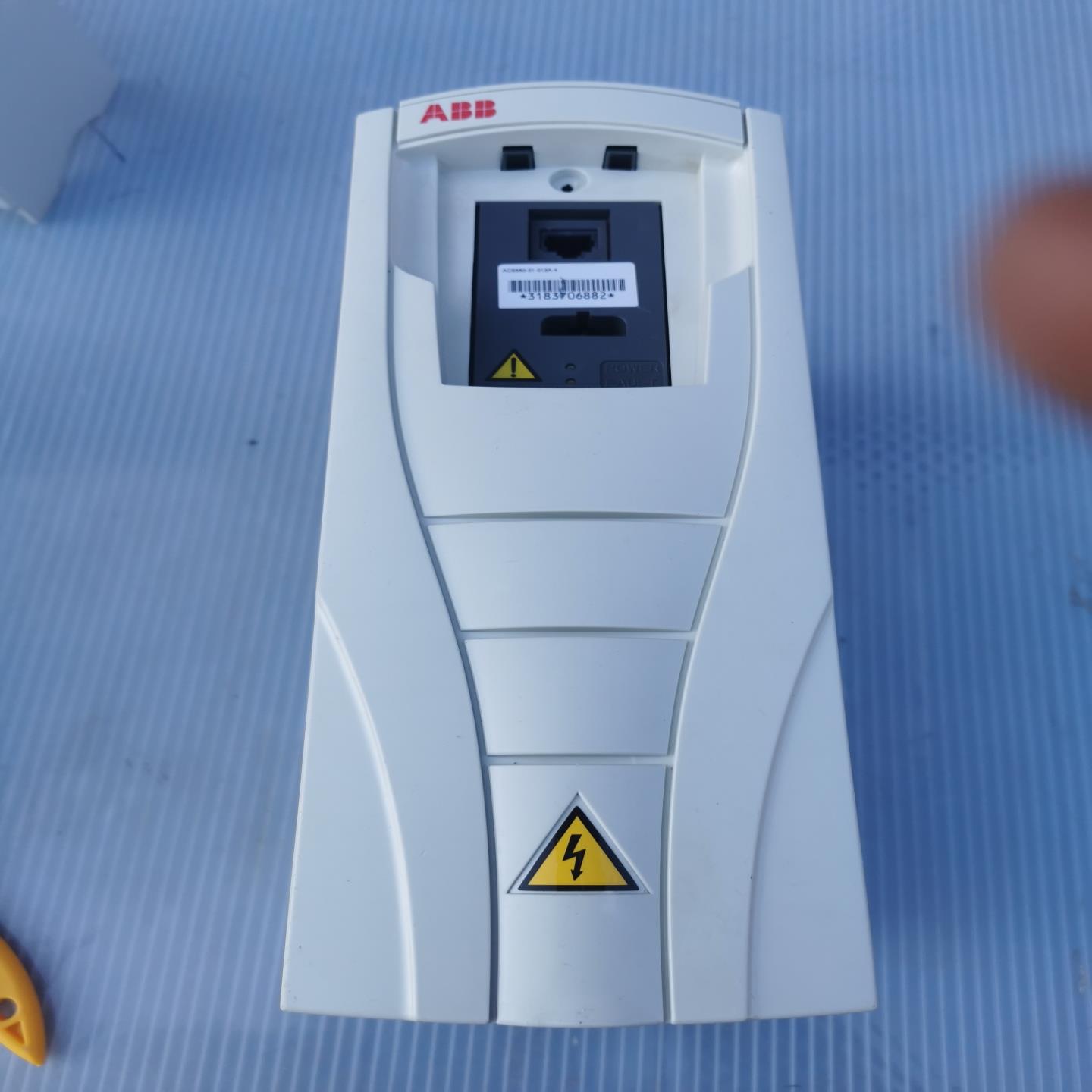 变频器acs550-01-012A-4  5.5/4K