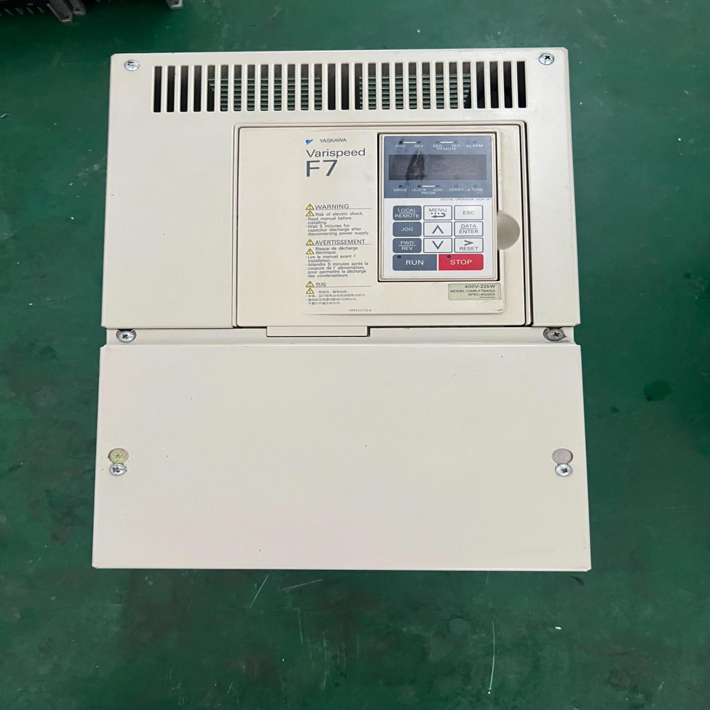 安川变频器F7系列 22KW 15KW 380V