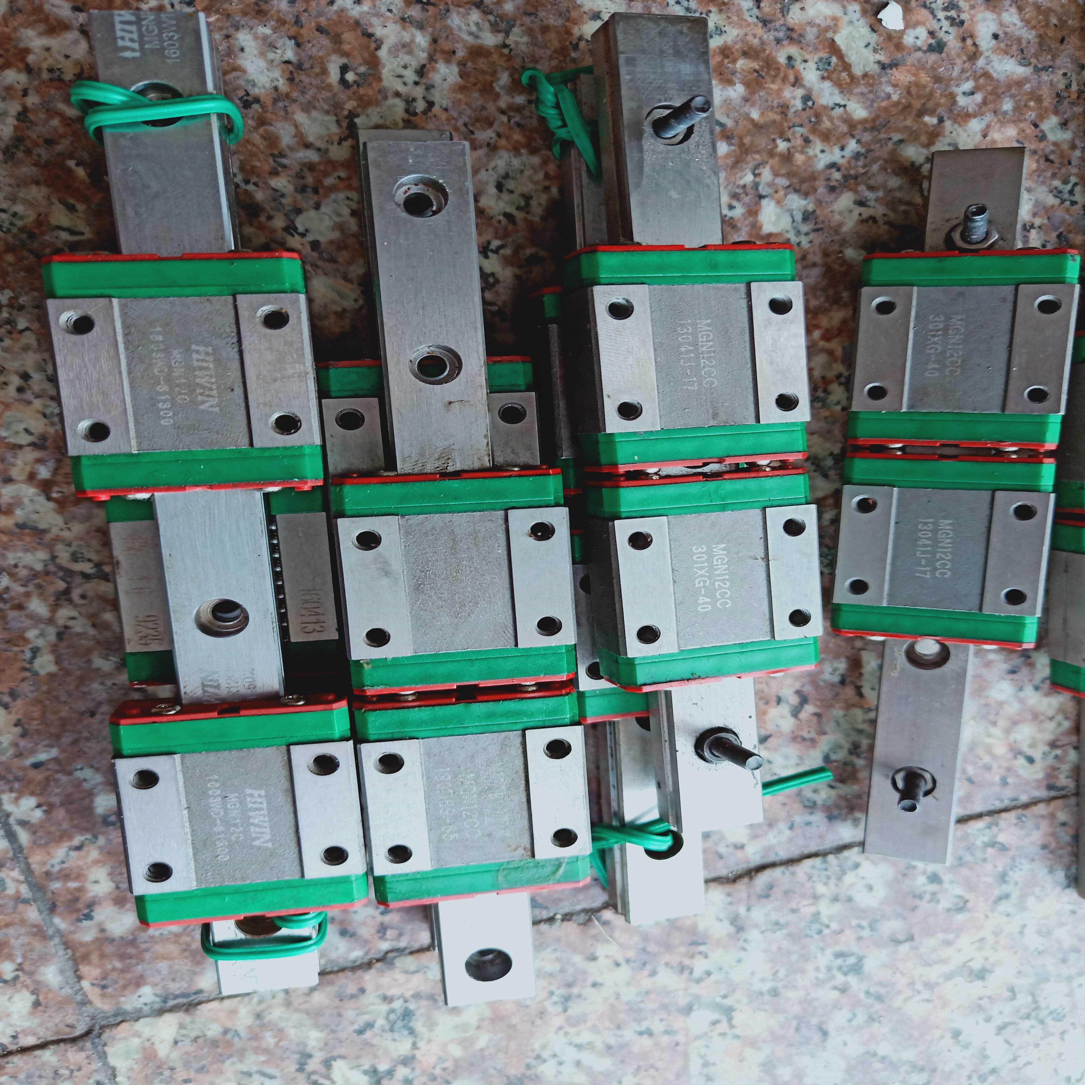 上银HIWIN导轨MGN12CC 、MGN12CH、MGN12C导轨130MM两块议价