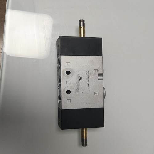 FSSTO电磁阀VUVS-L30-P53C-MD-G38-F