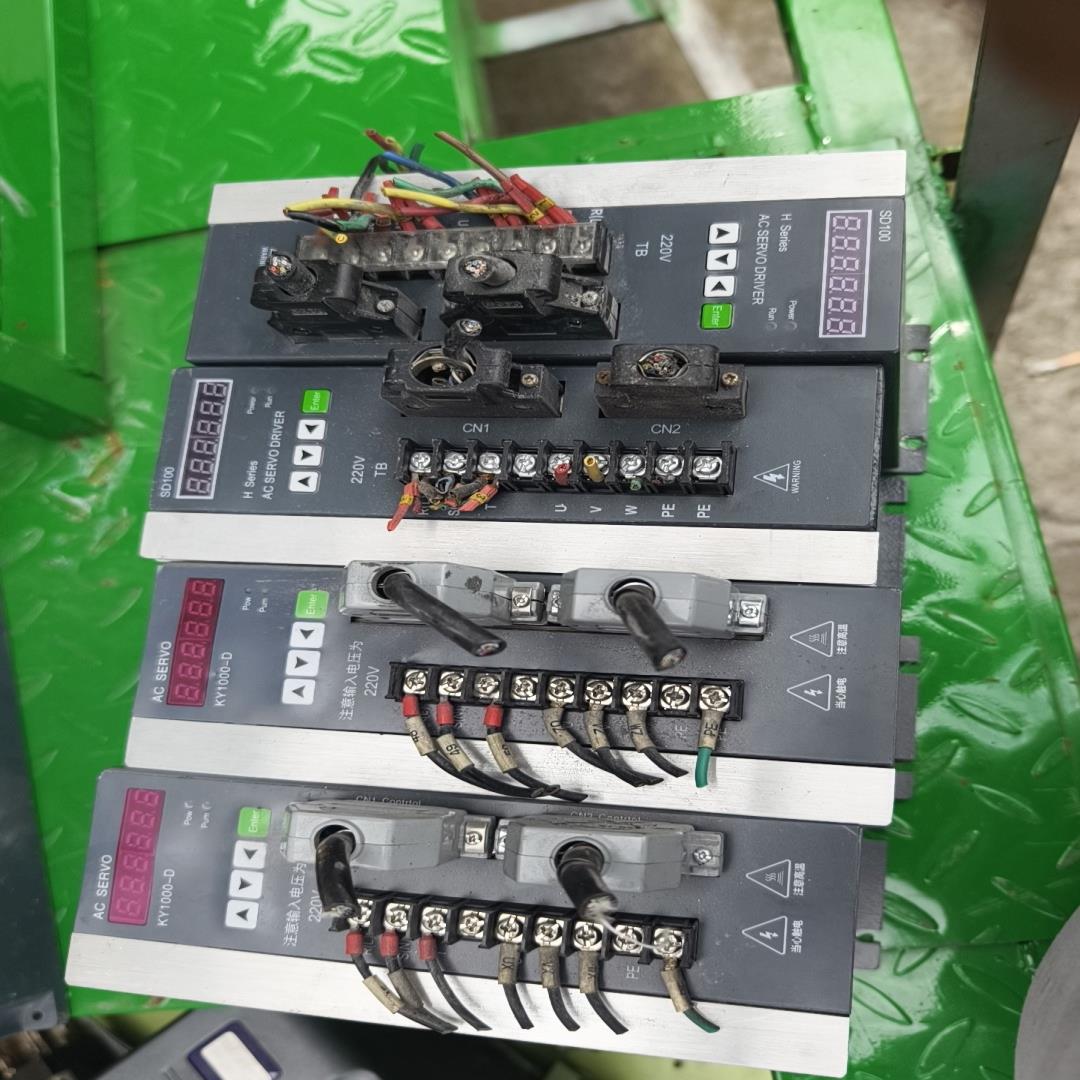 （设备配件）SD200一3A驱动2个，300一个，SD100一3AB×，
