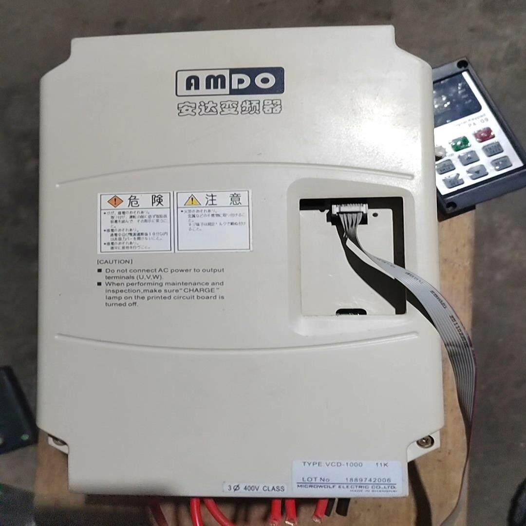 安达变频器，vcD1000  E4T0110B，成色如图