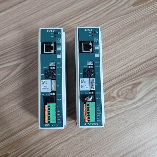 IAI驱动器，PC0N-C-56PI-EP-0-0，2台，1