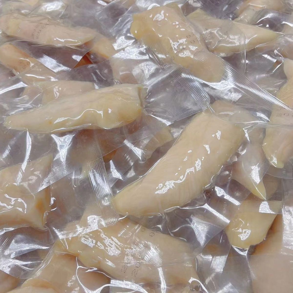 宠物零食厂家直销蒸煮鱼油鸡胸肉流浪猫咪引诱零食狗零食30±2克