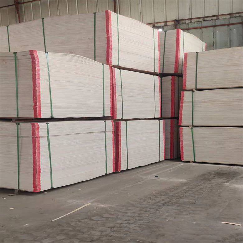 厂家直销层3夹板家具贴面板双面杨木科技木三合板3包装板