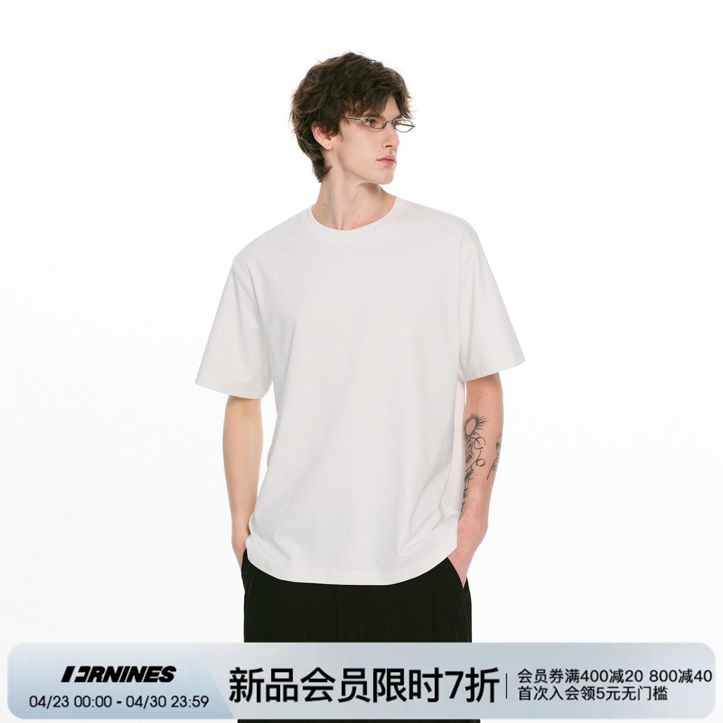 FORNINES夏季纯色百搭半袖情侣装上衣男女宽松刺绣白色短袖t恤衫