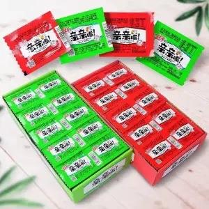 亲嘴辣条麻辣零食网红闲学校利辣味素亲食面休筋便亲嘴烧