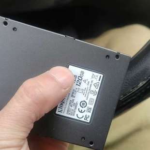 金士顿120g.固态硬盘。单个