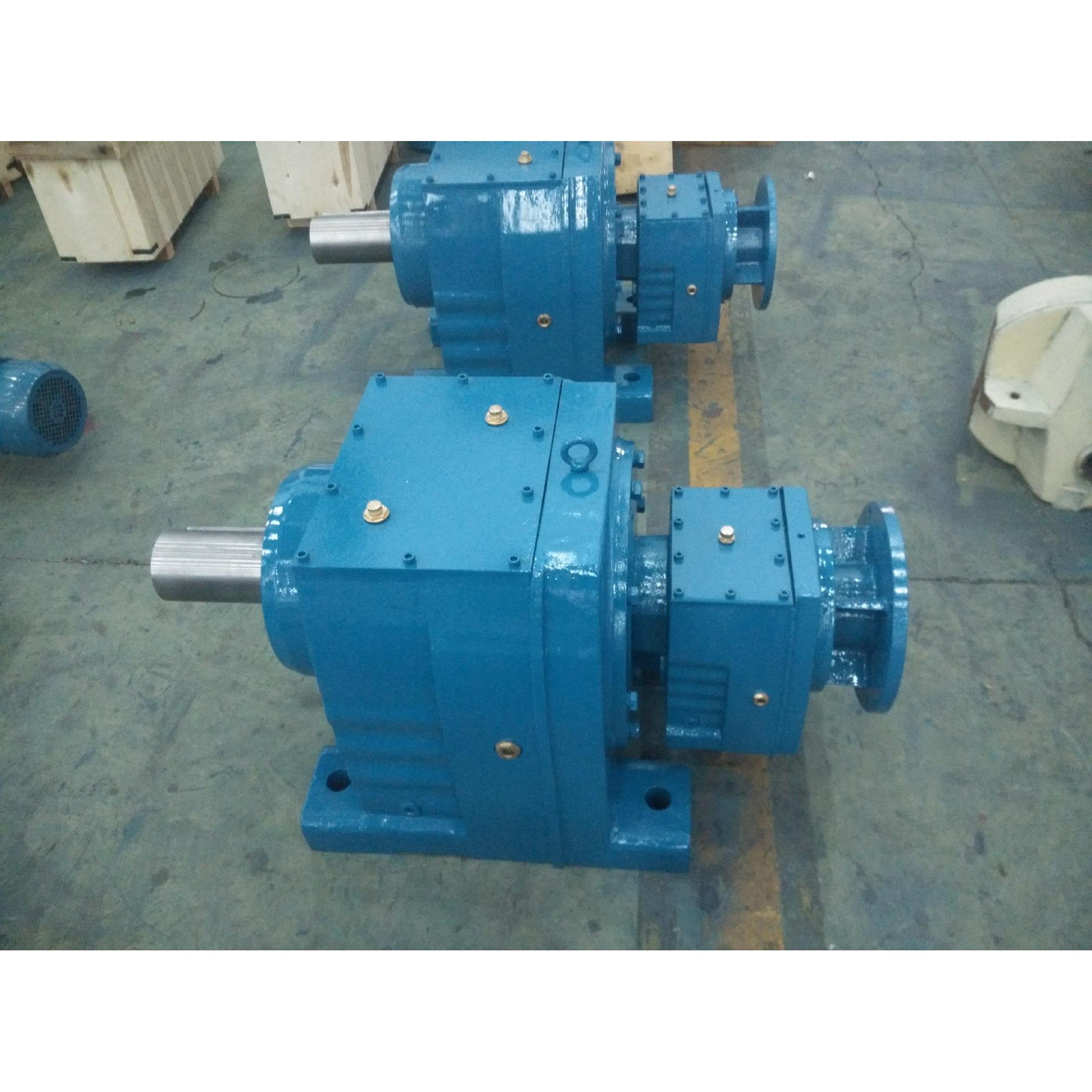 传邦减速机厂家生产R137R77-Y1.1-4P斜齿轮硬齿面减速机