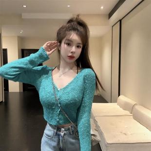 韩系辣妹湖绿色v领短款针织开衫女早秋新款显白镂空肌理感上衣