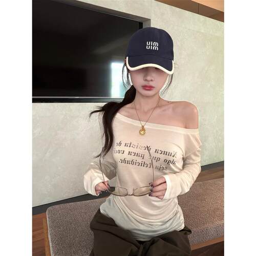 纯欲辣妹斜肩上衣薄款长袖露肩T恤女夏季小众褶皱收腰防晒打底衫