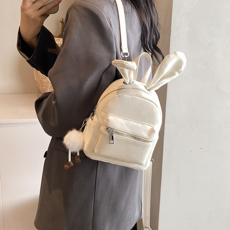 韩系ins可爱简约丝绒小兔子包包女2024年新款洋气爆款百搭双肩包
