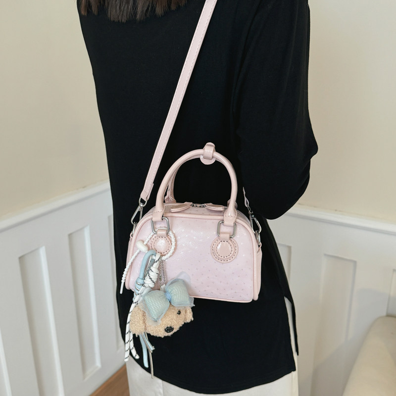 超火精致高级感迷你贝壳包包女2026年新款洋气百搭单肩斜挎手提包