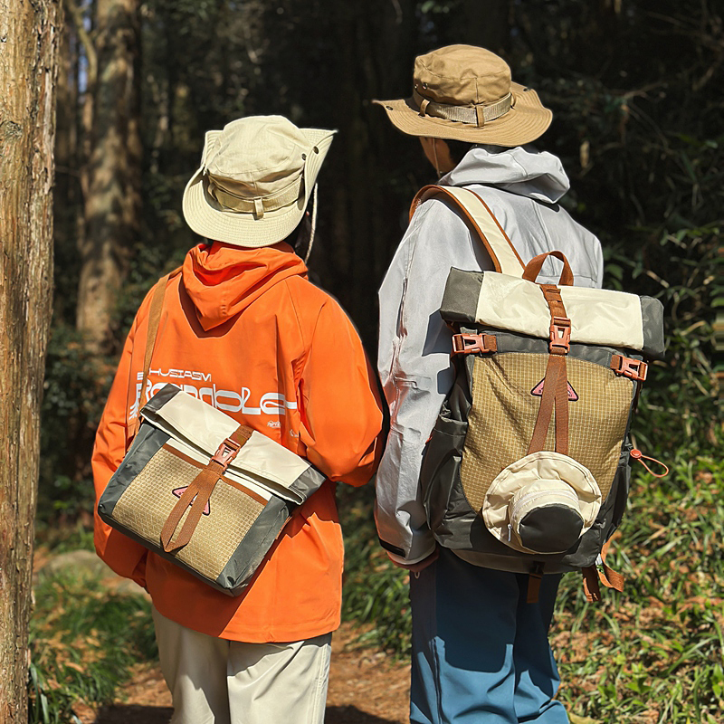 徒步双肩包户外运动轻便登山背包