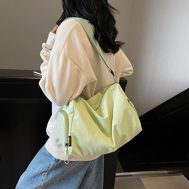 纯色短途旅行包大容量运动健身包