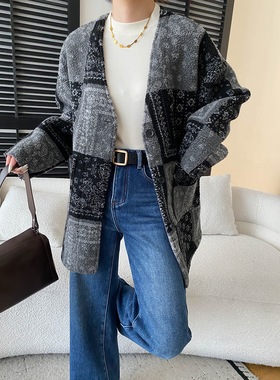 司南 高级中古感 慵懒风腰果花拼色V领仿羊羔毛保暖外套 SN8434