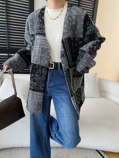 司南 高级中古感 慵懒风腰果花拼色V领仿羊羔毛保暖外套 SN8434