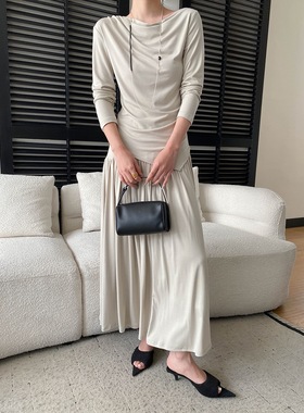 司南 早春新款 天丝棉混纺纸片人一字领打底衫半身裙套装 SN8635