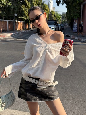 「 1.19 春夏新品 」 MMFISH 花边V领蕾丝拼接大版衬衫 26C003