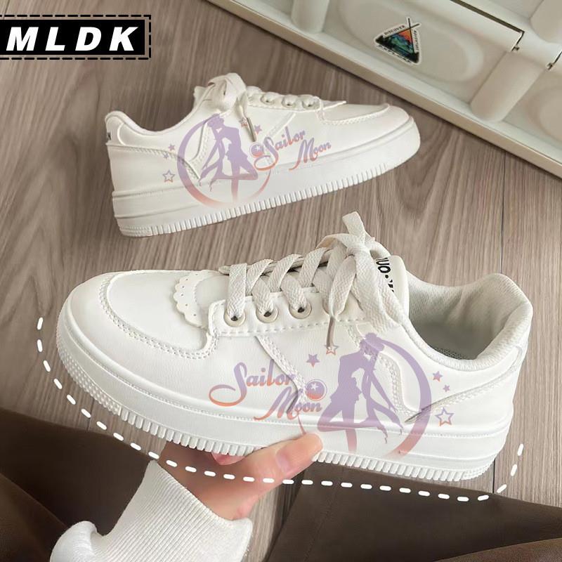 新款美少女战士动漫联名可爱ow爆改女鞋低帮春季新款运动百搭板鞋