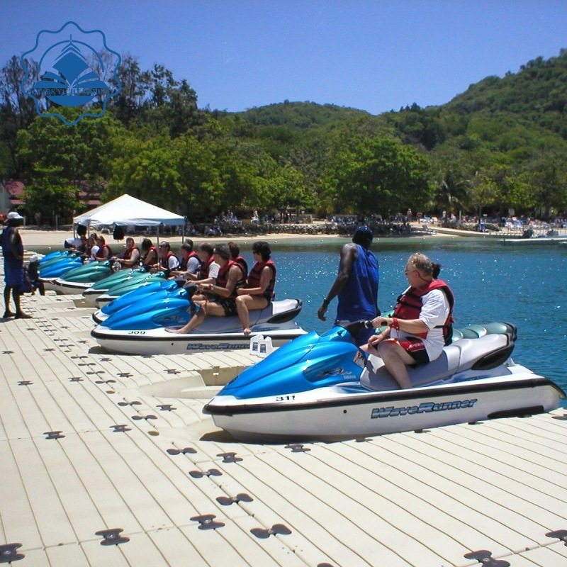 摩托艇停靠板船坞停泊位水上人行走道泡沫板塑料浮筒浮桥浮台码头