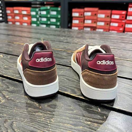 阿迪达斯男女低帮休闲板鞋