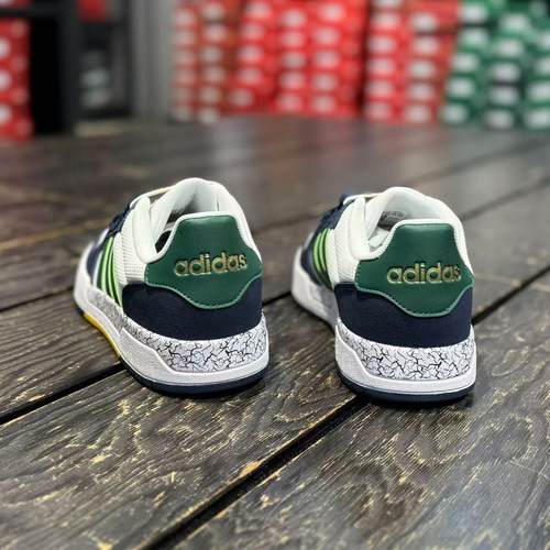 阿迪达斯ADIDAS男子新款白绿复古百搭低帮耐磨轻便潮流板鞋JQ5047