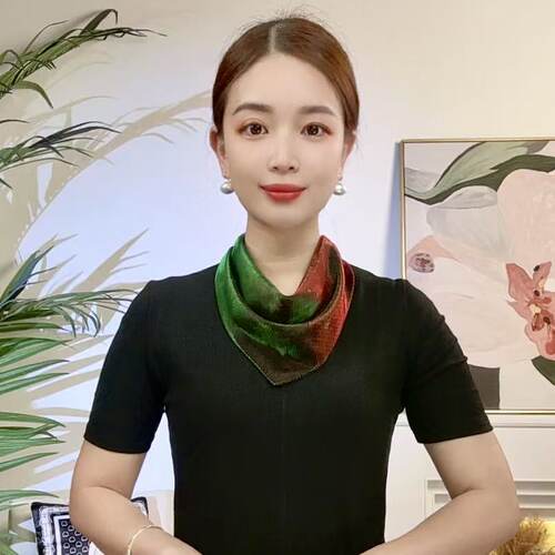 【予凡】韩版新款百搭炫彩珠珠脖颈时尚小丝巾三角巾