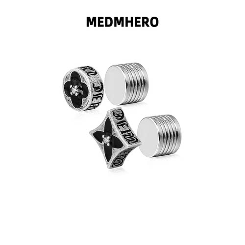 925银无耳洞刻雕四叶花磁吸耳钉