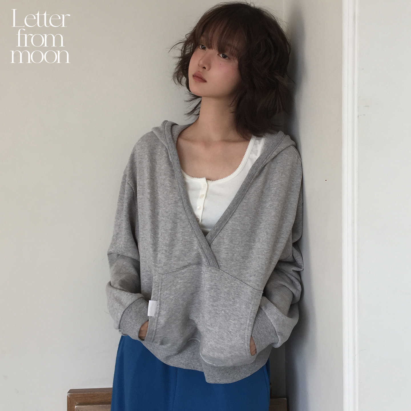 Letter from moon 休闲风V领连帽衫2026秋新款百搭运动风叠穿卫衣