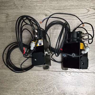 美德乐阻挡器两套一起出，型号50802100，带线，成色新，