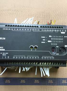 DVP32EC00R3实物所示有两台