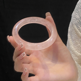 Bluehour天然粉水晶翡翠玉手镯女年轻款 精致玛瑙手镯冰种玉髓镯子