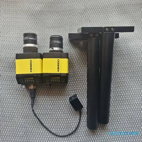 康耐视解码器，DM303X，拆机拆下来的，有一个链接上丝纹掉