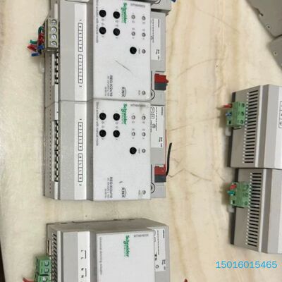 施耐德 MTN649802 三台 MT649330 一台，施