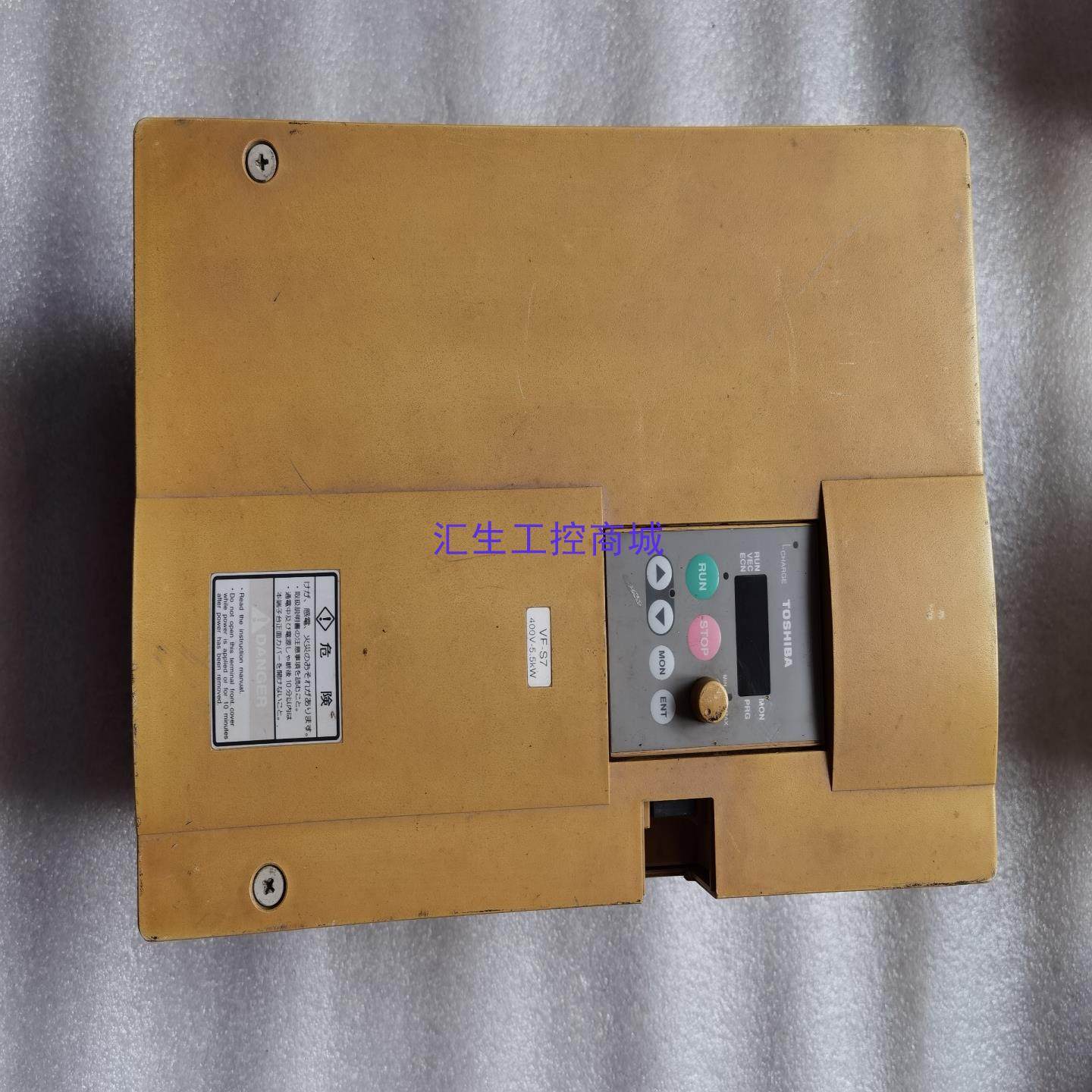 [汇生工控]东芝变频器 VFS7-4055P物品实图拍摄具体成色如图议价