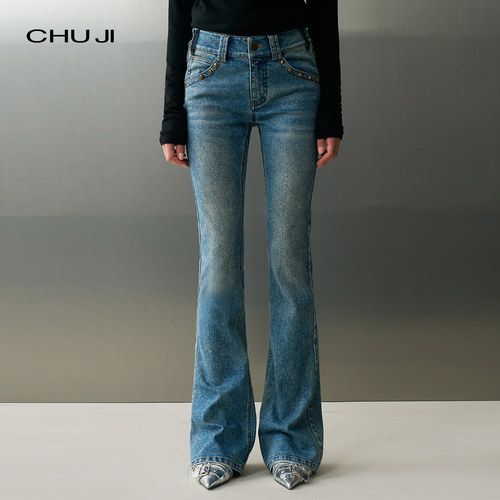 Chuji出迹铆钉微喇牛仔裤女