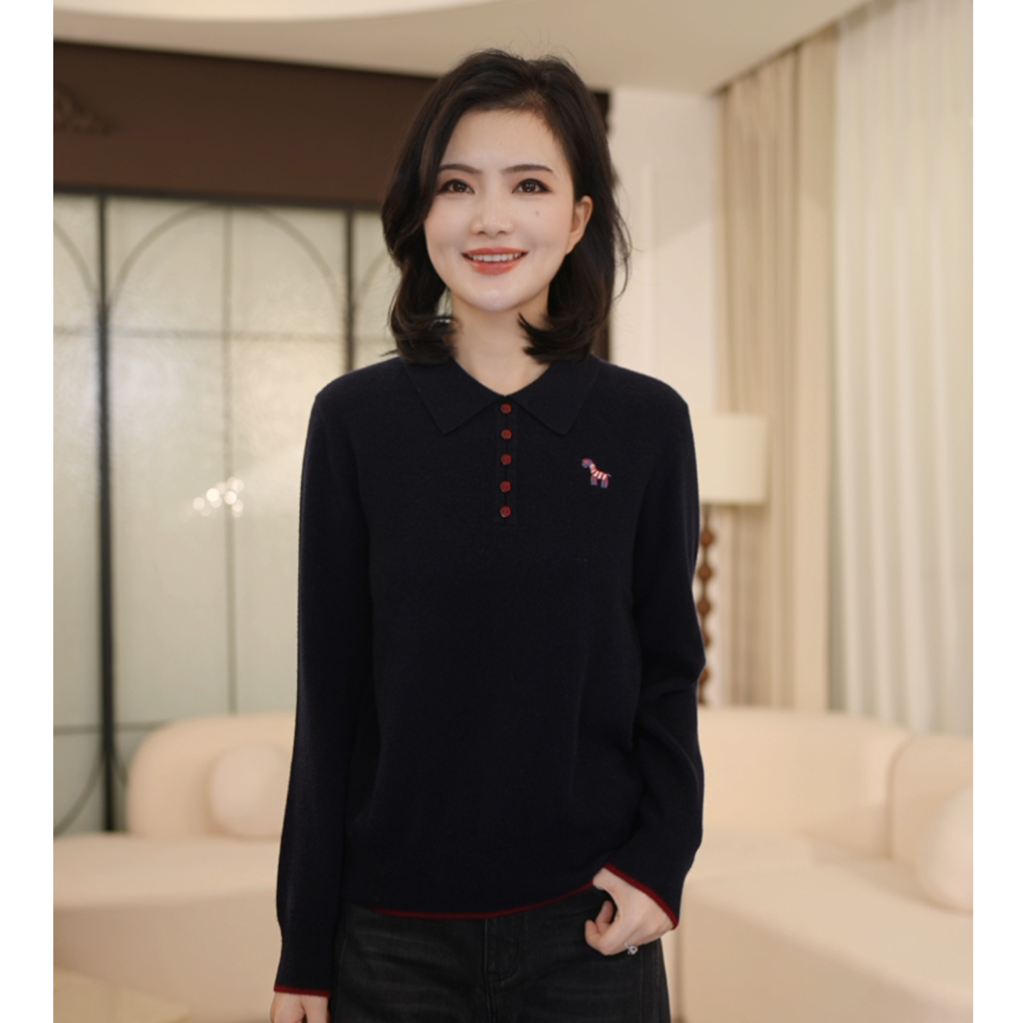 气质翻领撞色扣刺绣纯羊毛针织衫