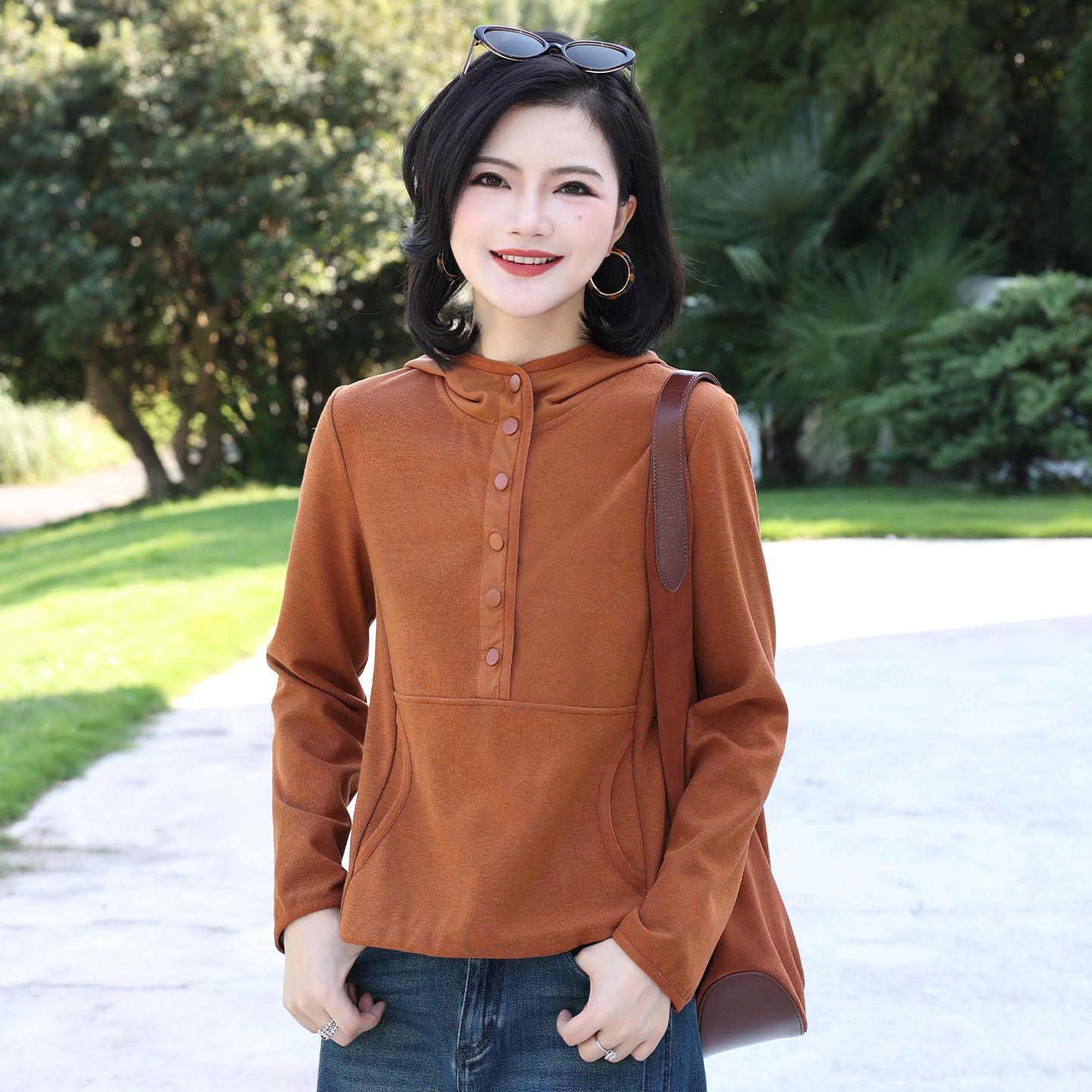 百搭休闲拼接半开领套头连帽卫衣