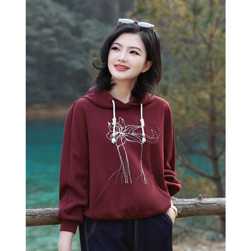早春通勤刺绣连帽衫女长袖卫衣女